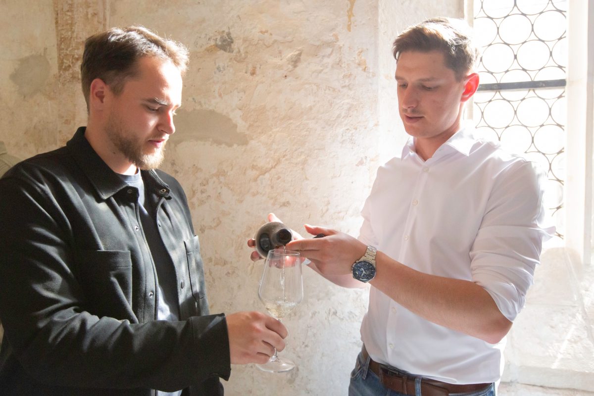 051 1